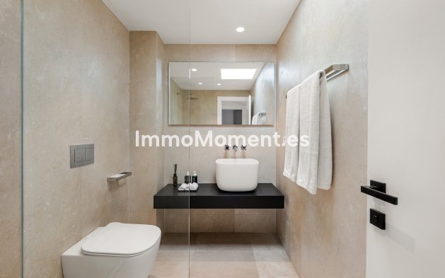 Wiederverkauf - Freistehende Villa - Marbella - Nueva Andalucía