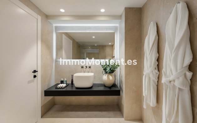Wiederverkauf - Freistehende Villa - Marbella - Nueva Andalucía