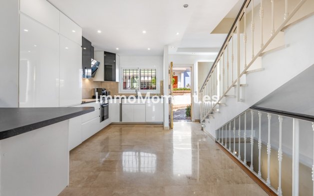 Resale - Townhouse - Marbella - Nueva Andalucía