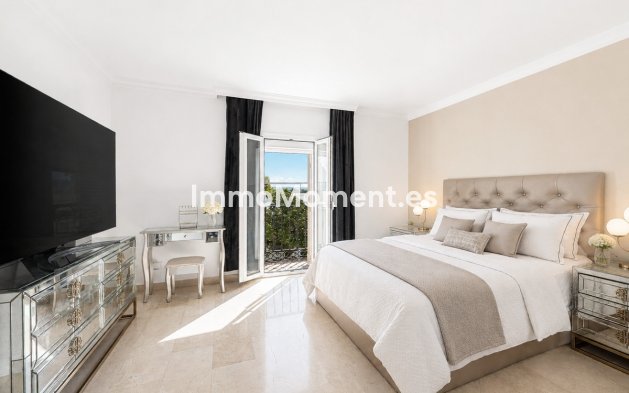 Resale - Townhouse - Marbella - Nueva Andalucía