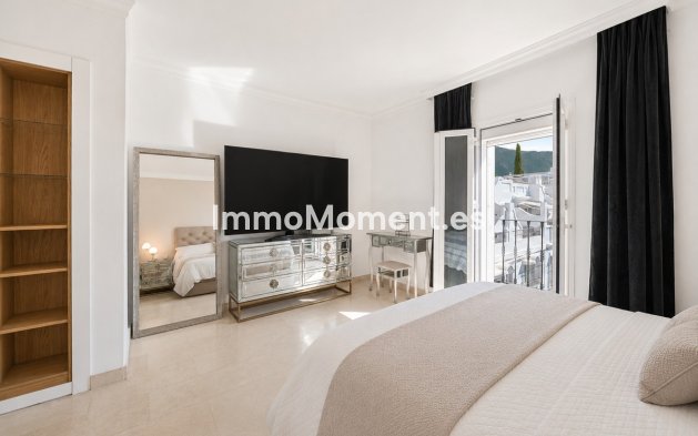 Resale - Townhouse - Marbella - Nueva Andalucía