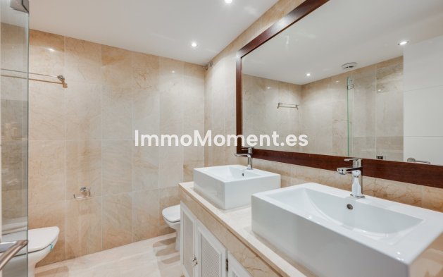 Resale - Townhouse - Marbella - Nueva Andalucía