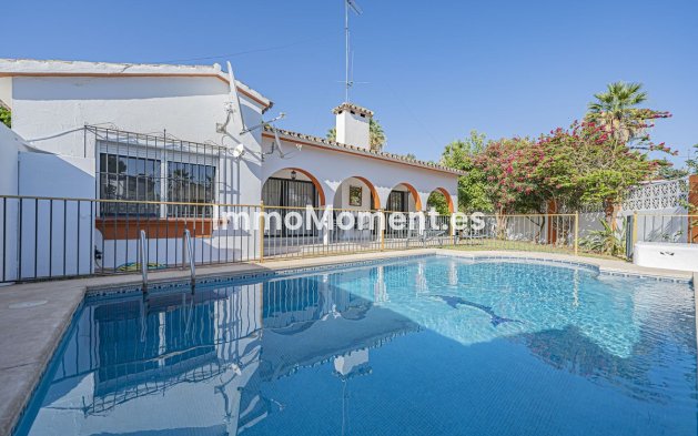Wiederverkauf - Freistehende Villa - Marbella - Nueva Andalucía