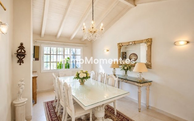 Reventa - Villa independiente - Estepona  - Atalaya