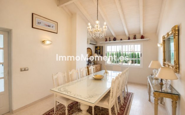 Reventa - Villa independiente - Estepona  - Atalaya