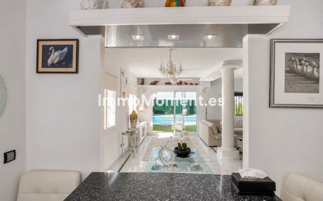Reventa - Villa independiente - Estepona  - Atalaya