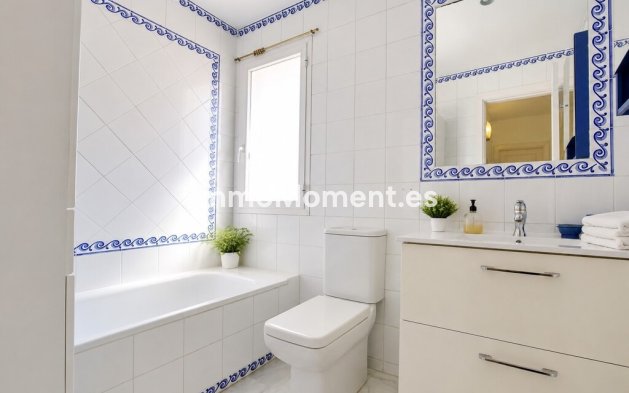 Reventa - Villa independiente - Estepona  - Atalaya