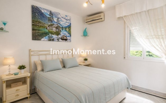 Reventa - Villa independiente - Estepona  - Atalaya
