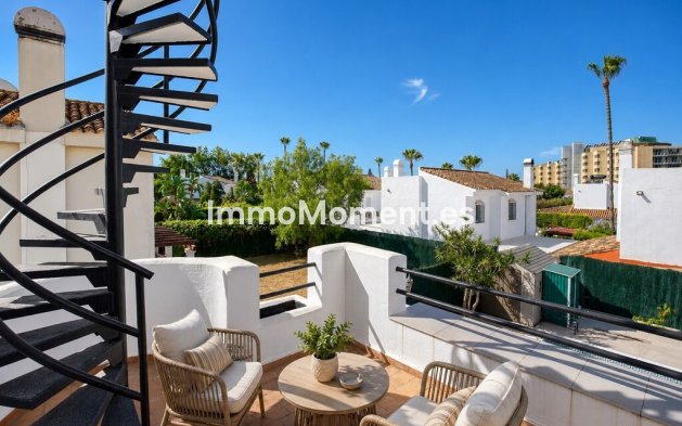 Reventa - Villa independiente - Estepona  - Atalaya