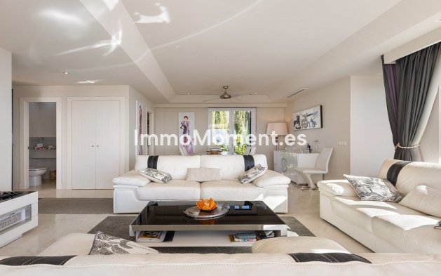 Resale - Apartment - Casares - Doña Julia
