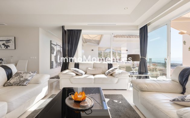Resale - Apartment - Casares - Doña Julia