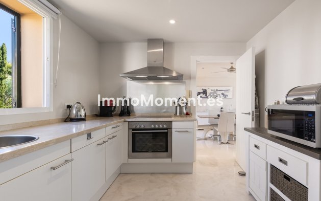 Resale - Apartment - Casares - Doña Julia