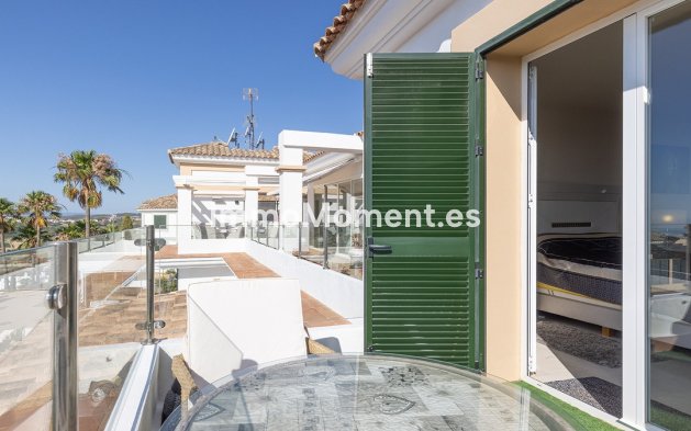 Resale - Apartment - Casares - Doña Julia