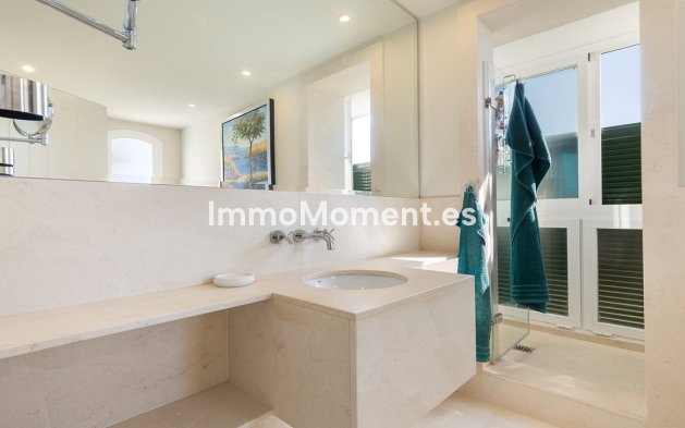 Resale - Apartment - Casares - Doña Julia