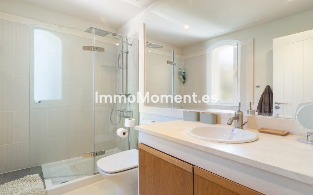 Resale - Apartment - Casares - Doña Julia