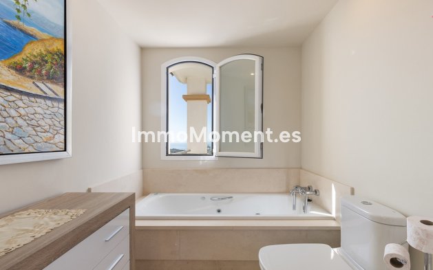 Resale - Apartment - Casares - Doña Julia