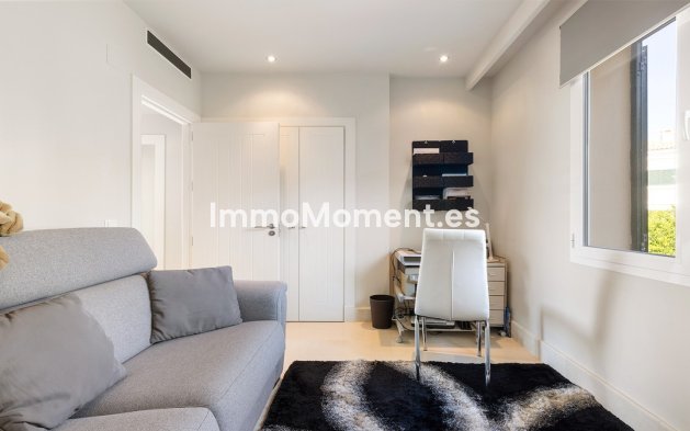 Resale - Apartment - Casares - Doña Julia
