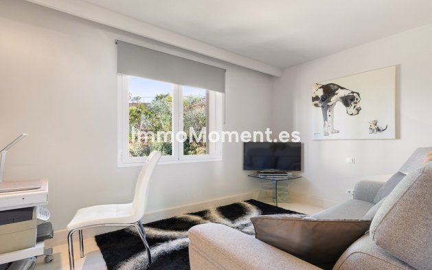 Resale - Apartment - Casares - Doña Julia