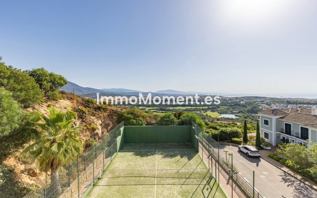 Resale - Apartment - Casares - Doña Julia