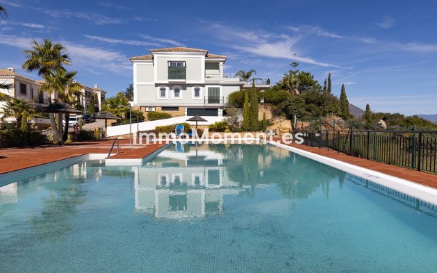 Resale - Apartment - Casares - Doña Julia