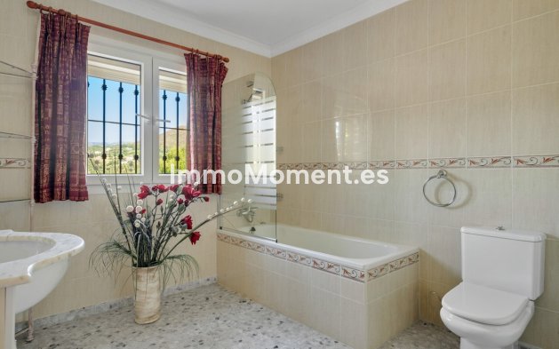 Wiederverkauf - Freistehende Villa - Estepona  - Estepona Centro