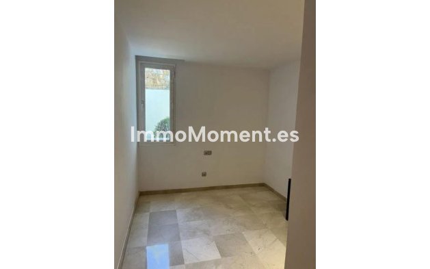 Resale - Apartment - Benahavís - Benahavís Centro