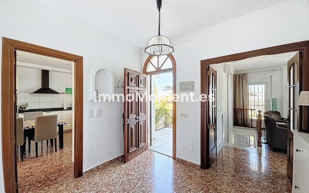 Wiederverkauf - Freistehende Villa -   Inländisch - Alhaurín de la Torre