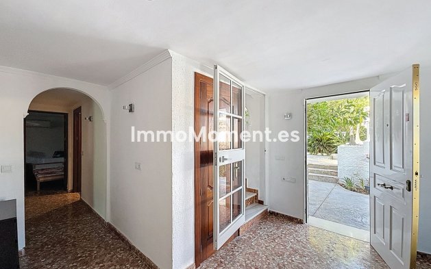 Wiederverkauf - Freistehende Villa -   Inländisch - Alhaurín de la Torre