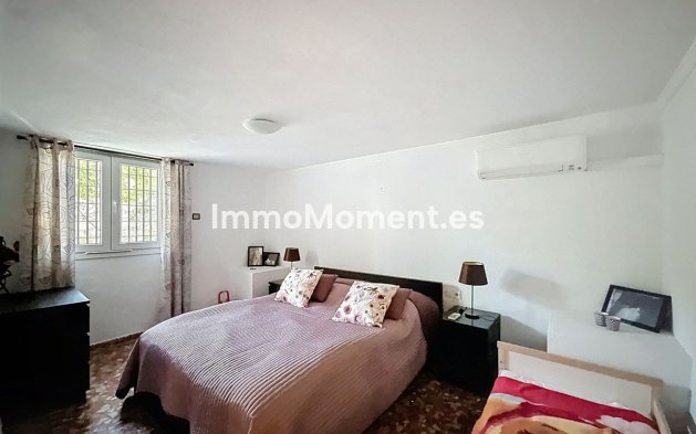 Wiederverkauf - Freistehende Villa -   Inländisch - Alhaurín de la Torre