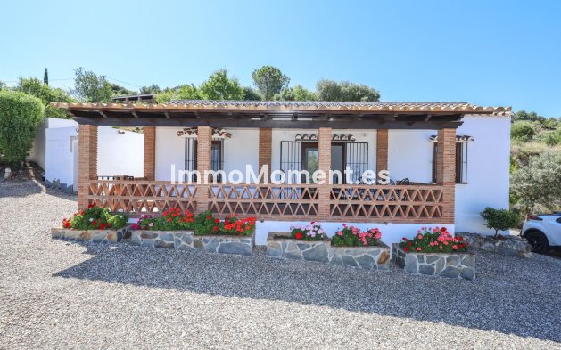 Bestaande woning - Vrijstaande villa - Binnenland  - Guaro