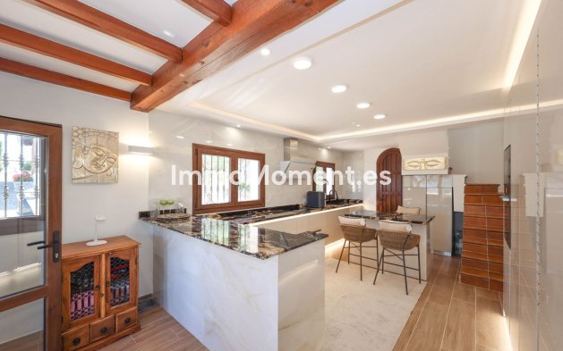 Bestaande woning - Vrijstaande villa - Binnenland  - Guaro