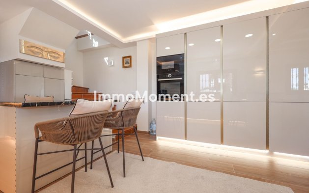 Bestaande woning - Vrijstaande villa - Binnenland  - Guaro