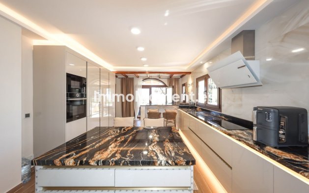 Bestaande woning - Vrijstaande villa - Binnenland  - Guaro