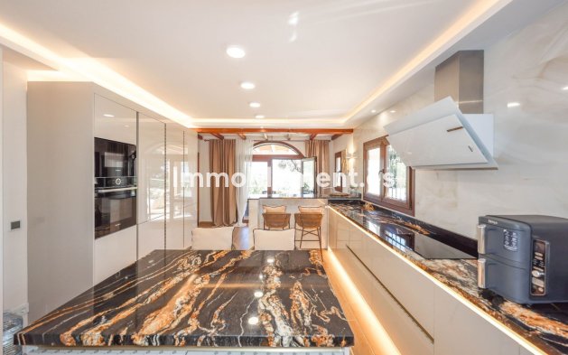 Bestaande woning - Vrijstaande villa - Binnenland  - Guaro
