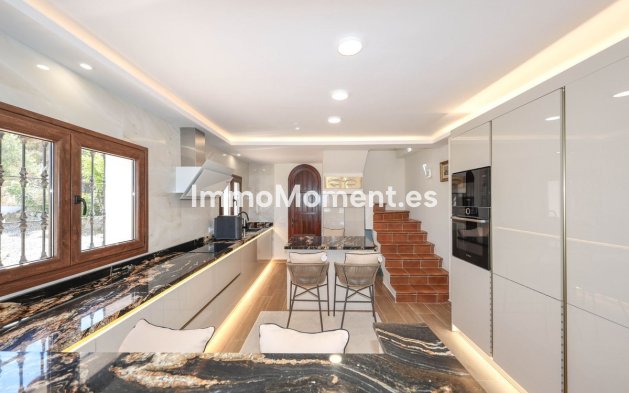 Bestaande woning - Vrijstaande villa - Binnenland  - Guaro