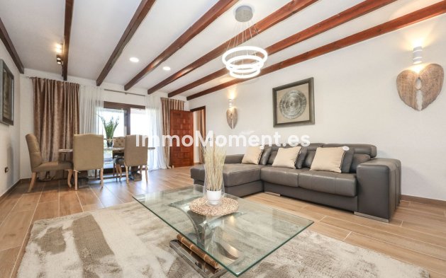 Bestaande woning - Vrijstaande villa - Binnenland  - Guaro