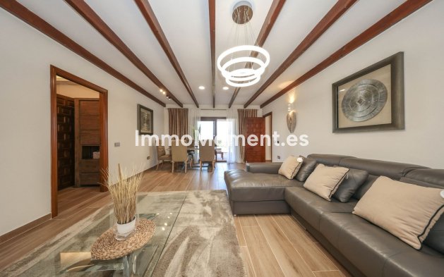 Bestaande woning - Vrijstaande villa - Binnenland  - Guaro