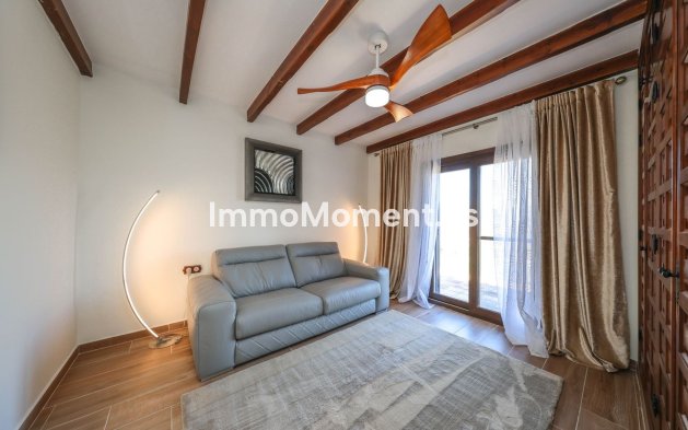 Bestaande woning - Vrijstaande villa - Binnenland  - Guaro