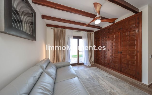 Bestaande woning - Vrijstaande villa - Binnenland  - Guaro