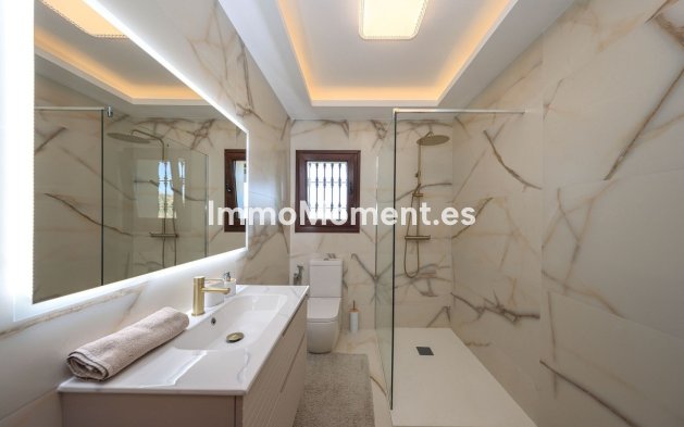 Bestaande woning - Vrijstaande villa - Binnenland  - Guaro