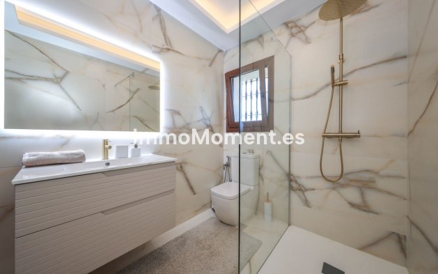 Bestaande woning - Vrijstaande villa - Binnenland  - Guaro