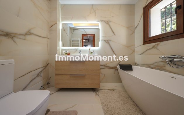 Bestaande woning - Vrijstaande villa - Binnenland  - Guaro
