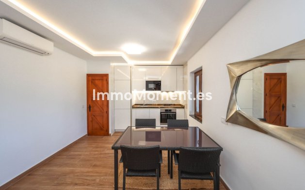 Bestaande woning - Vrijstaande villa - Binnenland  - Guaro
