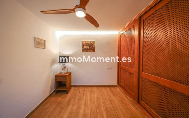 Bestaande woning - Vrijstaande villa - Binnenland  - Guaro