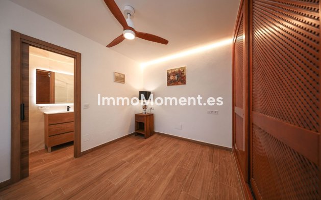 Bestaande woning - Vrijstaande villa - Binnenland  - Guaro
