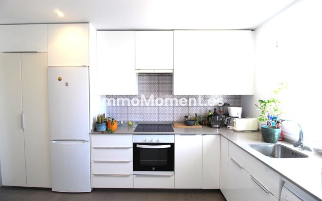 Wiederverkauf - Wohnung - Estepona  - El Presidente