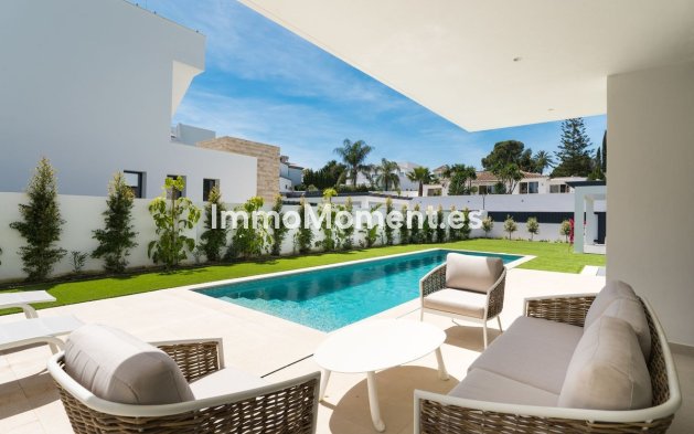Resale - Detached villa - Estepona - Atalaya