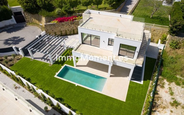 Resale - Detached villa - Estepona - Atalaya