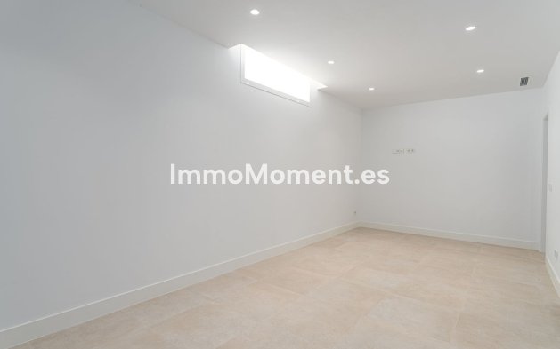 Resale - Detached villa - Estepona - Atalaya