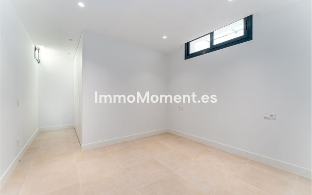 Resale - Detached villa - Estepona - Atalaya